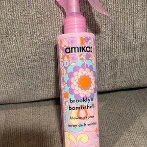 Amika Brooklyn Bombshell Blowout Spray -